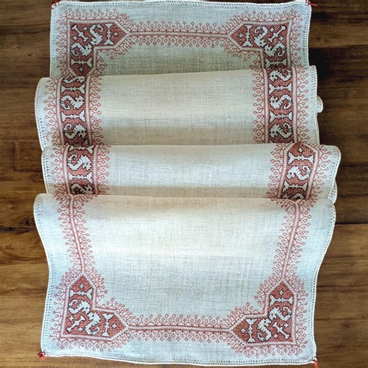 Vintage Assisi Embroidery Linen Table Runner – Italian Hand-embroidered Beige Linen With Terracotta Stitching - Etsy