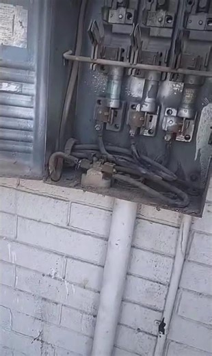 Your Old Wiring Could Be DEADLY #electrical #safety #homeowner