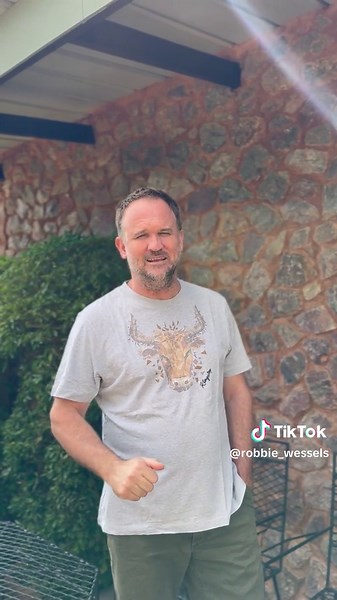 Nuwejaar 2024: Splinter nuwe songs van Robbie Wessels