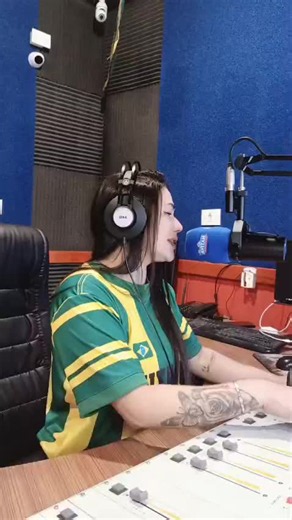 Qual é o cantor de Tá Ruim Mas Tá Bom? Zé Felipe, Gabriel Diniz