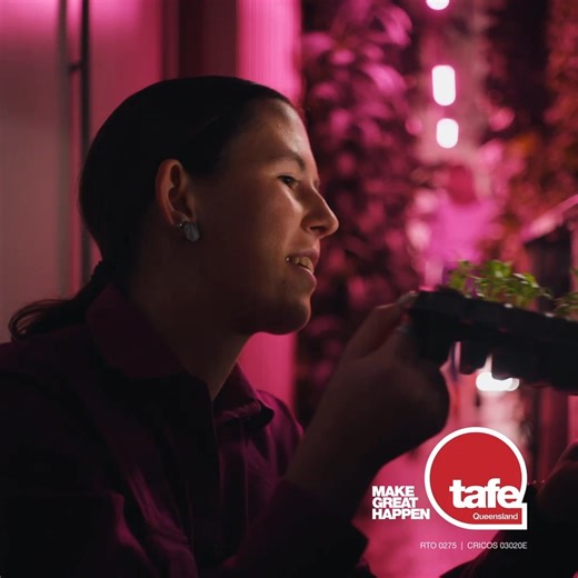 Grow your skills and your career working with plants or animals with a hands-on qualification from TAFE Queensland. | TAFE Queensland
