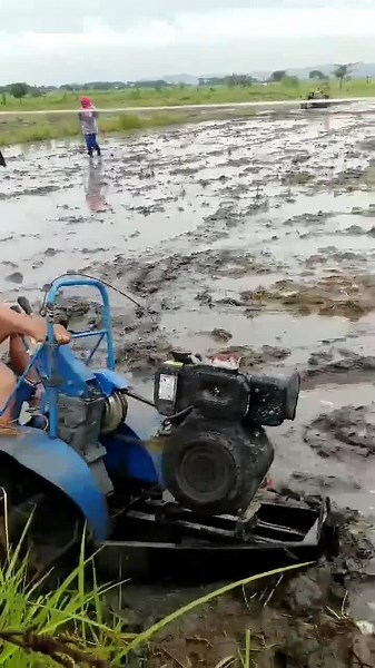 "10HP BOAT TRACTOR" >>slightly used demo unit >>with Brand new 10hp keystart diesel engine | JIBS ONE STOP SHOP Machineries