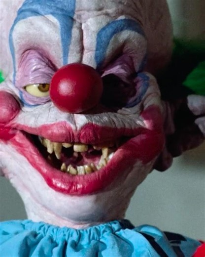 Most Chaotic Scene Ever 🤡 | Alien Clown vs Bikers (Killer Klowns from Outer Space)