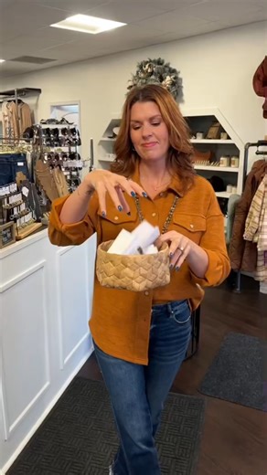 Fishbowl Q's with Ali! ✨ "How do I mix colors without looking loud or mismatched?" | Ali J Boutique