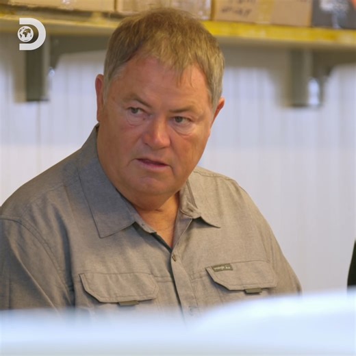 A trip down memory lane for Mike and a MASSIVE rebuild for Elvis as they take on the Mini Moke in sunny Portugal 🇵🇹☀️ #WheelerDealersWorldTour | Discovery Channel UK