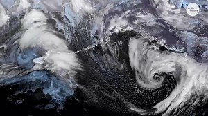 Bomb cyclone hits West Coast with severe storms, kills two in Seattle area