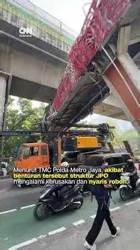 JPO Tendean Nyaris Roboh Ditabrak Truk Pengangkut Crane