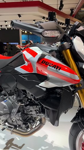 29 reactions | @ducati’s one-of-a-kind naked bike just upped the game. Meet the new Hypermotard V2 SP. It has an 890cc V-twin, Öhlins suspension, and a $20,995 price tag. What do you think of this beast? ————————— #ducati #hypermotard #v2sp #ducatihypermotard #hypermotardv2sp #carculture #motorcycles #eicma #motorcycle #motorbike #eicma2025 | RideApart | Facebook