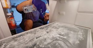 Clean Inside Your Fridge Using Baking Soda With This Awesome Technique!