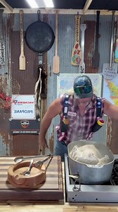 Stalekracker - Cooking up that classic Cajun turkey cheese #stalekracker #turkeycheese #CajunCooking #LouisianaStyle #cajunlife #southernfood #foodlover | Flavour Cooking