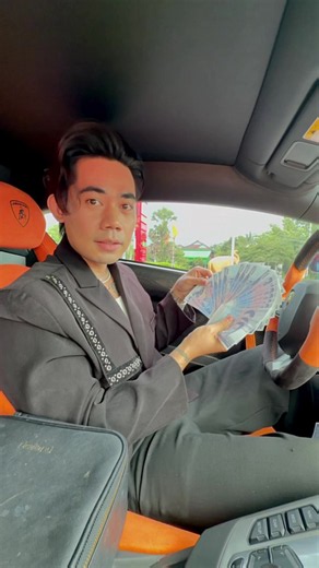 Lamborghini ចាក់សាំង 40000 រៀល តេីអាចជិះបានប៉ុន្មានគីឡូដែរ ??? 🥴 @Womea by Tessa