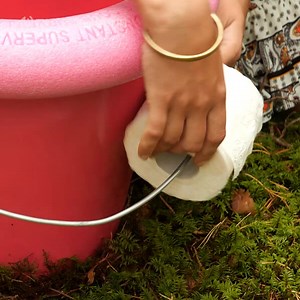 Survival WC Using a Bucket Thanks for watching! Please be aware that this video is for entertainment purposes only and techniques shown should not be attempted at home! | Science, Tech and Universe