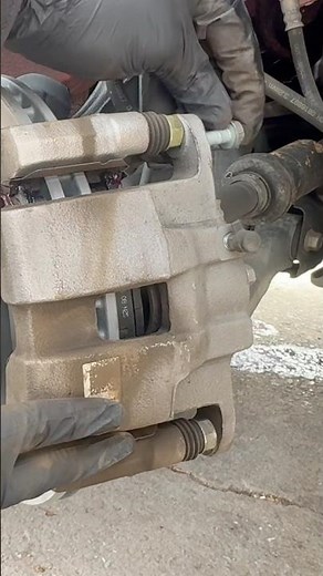 2020-2025 Kia Soul Front Brake Pads and Rotors Replacement ‪@ElmoMotorWorks‬