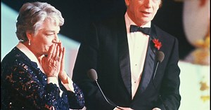 Diaporama : Maison de stars - Yves Montand et Simone Signoret, leur château blanc : un paradis normand qui "représente le luxe"