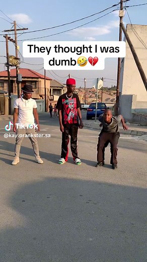 Always two steps ahead 🤣💔#jumpandtripprank #jumpprank #prank