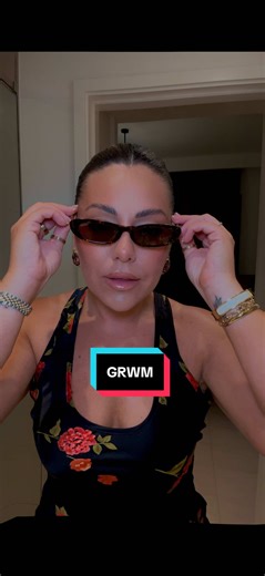 GRWM / The fit 🌹🥀 Dress @HYPHENSTORE Brush @hairchoiceextensions Skin glow @L’Oréal Paris #grwm #getreadywithme