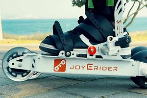 Passion Mobility dévoile des rollers électriques qui se pilotent avec les mouvements des pieds : les JoyErider