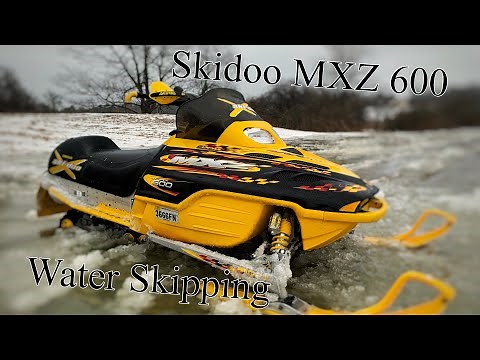 Snowmobile Water Skipping (Skidoo MXZ 600)