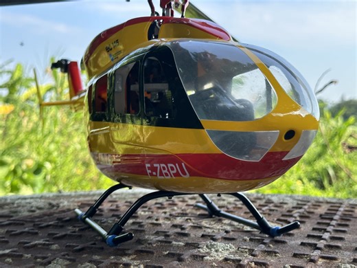 来自“500级”既视感的EC145直升机，总算体会到电池的重要性了，电池出问题直接遥控器失灵，差点炸毁，还好没事继续飞行！