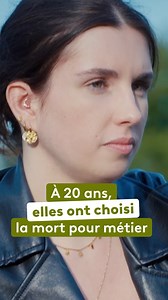 "C’est un métier où ce n'est pas interdit de rigoler." En formation, ces jeunes femmes discutent de leur choix de métier : conseillère funéraire. Une profession parfois méconnue mais pourtant indispensable aux familles. Suivez le parcours de Calypso, Adriana et Camille qui ont choisi un travail hors du commun dans le documentaire La France en vrai « À la vie, à la mort », disponible dès maintenant sur notre plateforme france.tv 👉 bit.ly/LFEV-ÀlaVieÀlaMort " | France tv