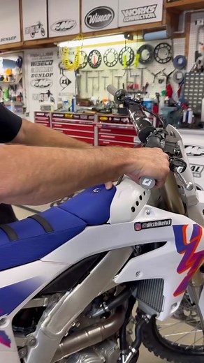 Opening up the YZ250F to breathe. #yz #yamaha #mechaniclife #techtip #lifehack