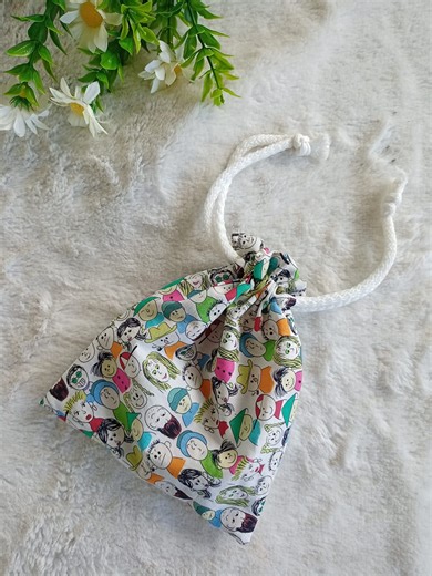 Easy How to make drawstring mini bag | sewing #sewing #diy #handmade #diybag #sewingideas #sewingtips #sewingprojects #sewingtutorial #drawstringbag #holiday #holidaydecor | Diy By.rutchanoo