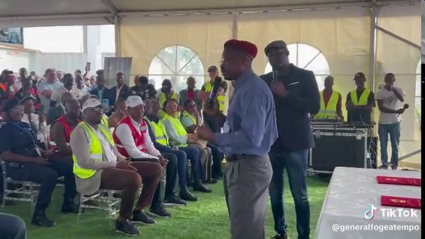 Ontem foi mais um dia de trabalho participamos do@ato de lançamento e ligação de energia para a Península do Mussulo, de hoje em diante a população do Mussulo já poderá sonhar e ter energia da rede pública. E como o general foge a tempo foi antigo funcionário sênior da extinta SMAE e EDEL foi apresentar a sua reclamação junto do ministro da Energia e Águas de Angola, por sinal uma pessoa que ele conhece já desde a infância apresentar a sua reclamação por não ter sido chamado ao ato. @soares.indi