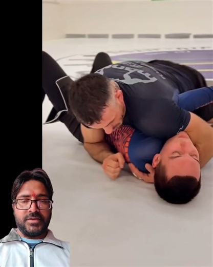 Pillow Choke+Cradle Twister Technique #hanuman #mma #bjj #jiujitsu