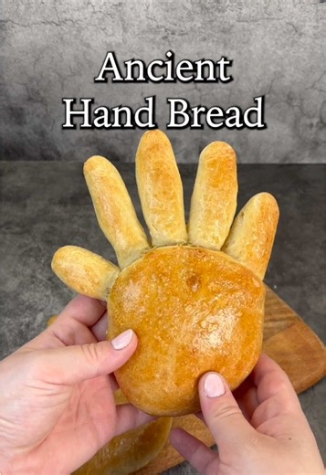 Assyrian Iron Age Bread 🍞 Get the recipe at tableofgods.com/hand | bread