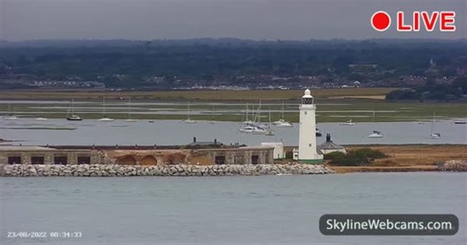【LIVE】 实况摄像头 怀特岛 - 科尔韦尔湾 | SkylineWebcams