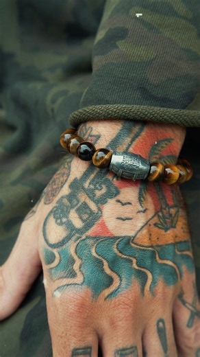 🎸 From broken strings to future rockstars. We’re proud to team up with STRÜNG at Bourbon & Beyond! Every bracelet sold helps #HelpSaveMusic by funding music education in schools—giving the next generation the chance to rock just like the artists on our stage. Wear your love for music with purpose and #GetStrung at on.bourbonandbeyond.com/trk/GetStrung or at the festival! | Bourbon And Beyond