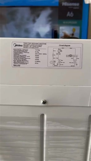 😍😍 Bonne Nouvelle 😍😍 Vos machines à laver semi-automatique MIDEA sont à nouveau disponible. Passez vos commandes dès maintenant et faites vous livrer. 07 KG = 90 000 FRS 08 KG = 95 000 FRS 10 KG = 110 000 FRS 12 KG = 120 000 FRS 14 KG = 145 000 FRS 18 KG = 180 000 FRS ✅️Type de produit : Machine à laver ✅️Double bac: lavage et essorage ✅️Nettoyage en profondeur ✅️Pulsateur à double force ✅️Filtre Magique ✅️AirFresh ✅️Tension : 220-240V ✅️Fréquence : 50-60Hz ✅️Année 2025 ✅️Article neuf et sce