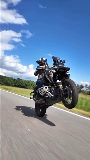 BMW R1300GS vs R1300GSA Which is the Real Adventure King?👑🏍️#motorbike #adventurebike #rider #bmwgsa