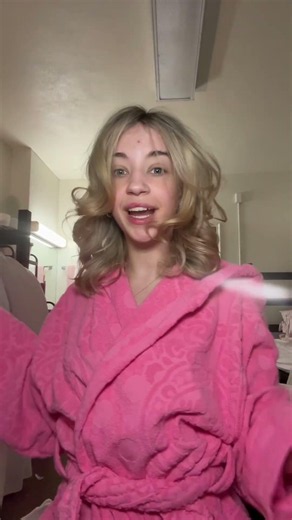 A moment for my new Grwm robe #gabrielle #grwm #friedhair #versace #blowout