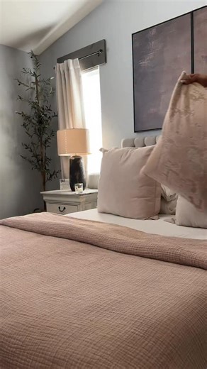 If you’ve been feeling a little off lately, this one’s for you. Sometimes resetting your space helps reset your mind too. In this video, I’m doing a simple home reset — washing dishes, vacuuming, making the bed, and cooking an easy dinner (chicken fried rice egg rolls). Because there really is beauty in the ordinary, even when it doesn’t feel like it. 🤎 #cleanwithme #homereset #realisticcleanwithme #cozyhome #homevlog | Shanthi’s Lifestyle