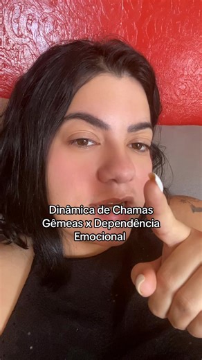 Dinâmica de Chamas Gêmeas e Dependência Emocional