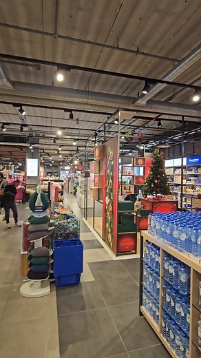 2.1K views · 15 reactions | ✈️ EINDHOVEN TAXFREE SECRETS REVEALED! ️ Ever wondered what hidden gems you can grab before your flight? ✨  Perfumes,  Chocolates, 壟 Drinks… and much more! DON’T MISS THIS!  | Benidorm Now | Facebook