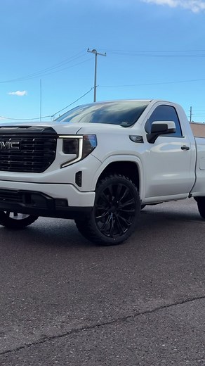 2023 GMC Sierra 1500 🤩 57k miles clean title 2wd available this week 😎 For more info call our office # 480.466.7477 Or message our Instagram @Phoenix motor collection #phoenixmotorcollection #gmc #gmcsierra #cortitas #trocas