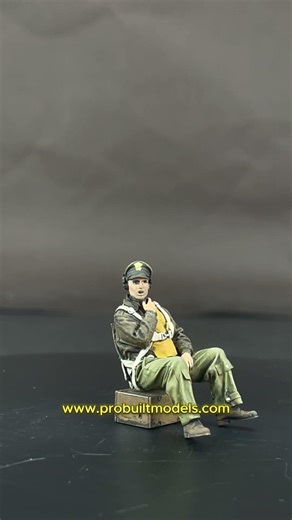 WW2 B-17 Flying Fortress bomber crew in 1:32 scale.