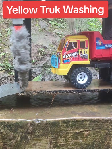 Fun With the Yellow Truk Washing Machine