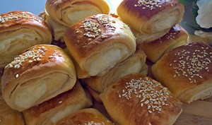 Lisnato pecivo sa sirom: Pecivo odličnog ukusa i jednostavne pripreme.