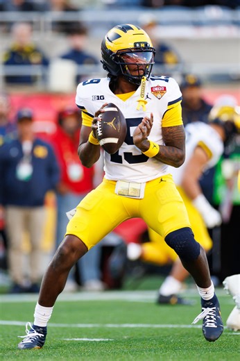 Bryce Underwood channels Patrick Mahomes in crazy Michigan spring highlight