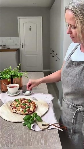 Easy Air Fryer Pepperoni Pizza 🍕🔥