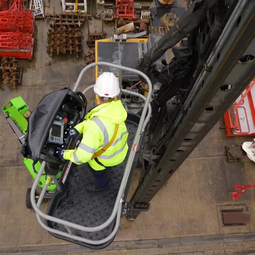 Hybrid power that actually makes sense for fleets. Niftylift’s Gen2 Hybrid access platforms are built to reduce fuel use, cut emissions, and still deliver full performance on the jobsite. For contractors looking to lower operating costs without sacrificing uptime, hybrid access is becoming a real advantage — not a gimmick. Available through Equipment Leader 📞 1-800-488-1782 🌐 equipmentleader.com #niftylift #boomlift #construction #heavyequipment #lift
