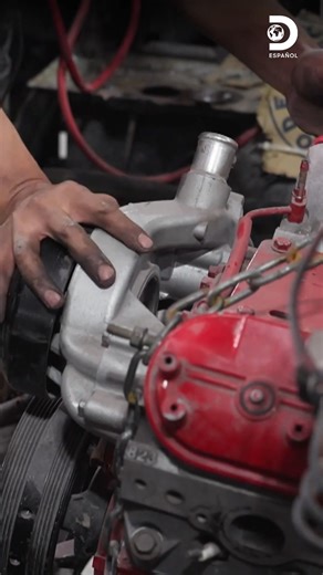 Todo iba bien hasta que dejó de irlo 😳🔩 El motor no entra. ¿Error grave o solución rápida? Mira el momento ▶️🔥 #Mexicanicos #EstadodeMexico Descubre más contenidos como este en #HBOMax Suscríbete ahora https://bit.ly/MAX-DiscoveryEsp | Discovery en Español