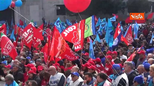 Sciopero Cgil e Uil a Napoli, le immagini della manifestazione