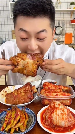 Eat heartily braised pork fossa bone with spicy and delicious kimchi... #pork #eid #eidmubarak