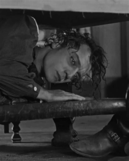 i watched the general (1926) for the plot (buster keaton with long hair running around on a train) - #busterkeaton #busterkeatonedit #thegeneral #thegeneral1926 #thegeneraledit #silentfilm #silentfilmedit #fyp