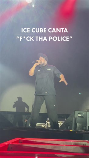 Ice Cube Cantando “F*ck Tha Police” ao Vivo: Performance Memorável