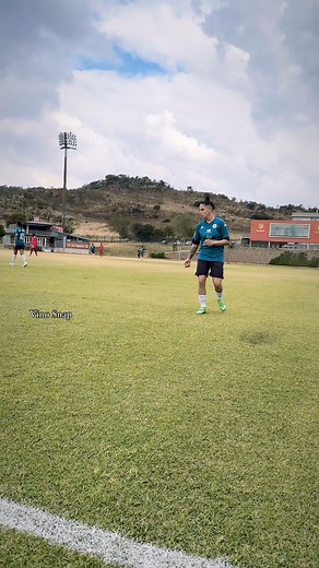 342K views · 6K reactions | Check that left hand signal + the Delivery = Accurate. Gabriela Salgado, what a gem  | Vino Snap | Facebook